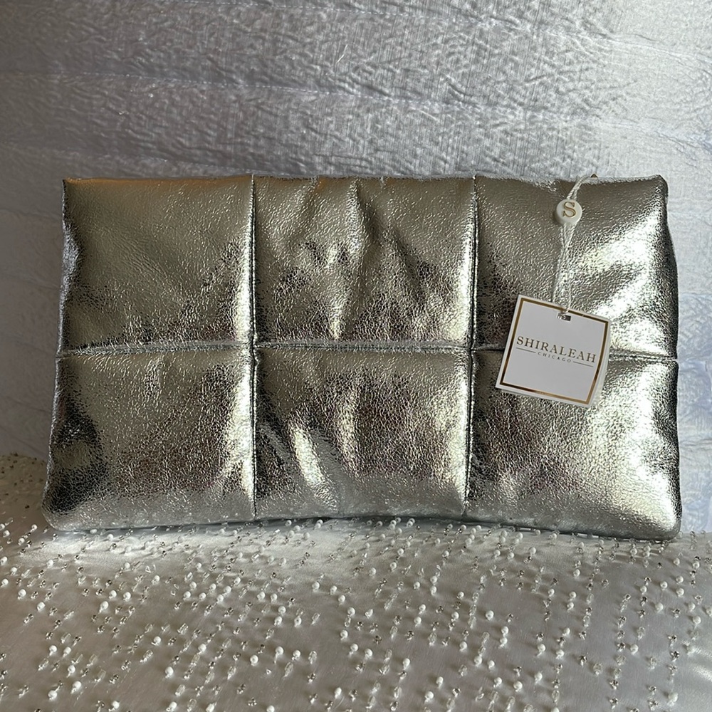 NEW Silver Metallic Puffer Clutch 🩶